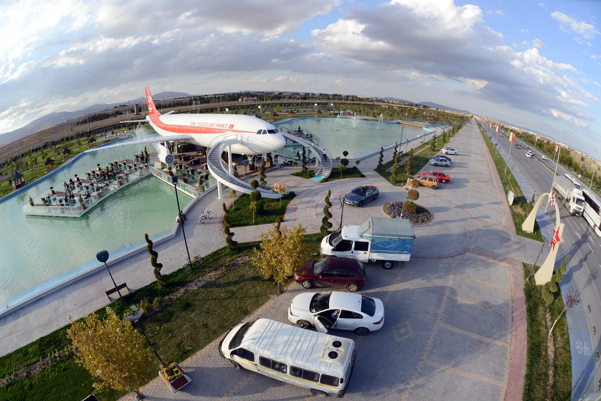 Gökyüzüyle Doğanın Buluştuğu Dev İmza.